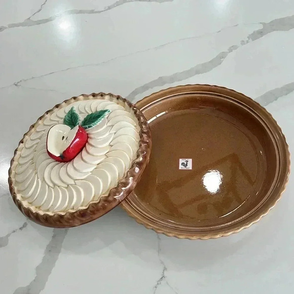 CERIART Apple Pie Ceramic Pie Plate with Lid – Hand-Painted Portugal - Picture 4 of 15